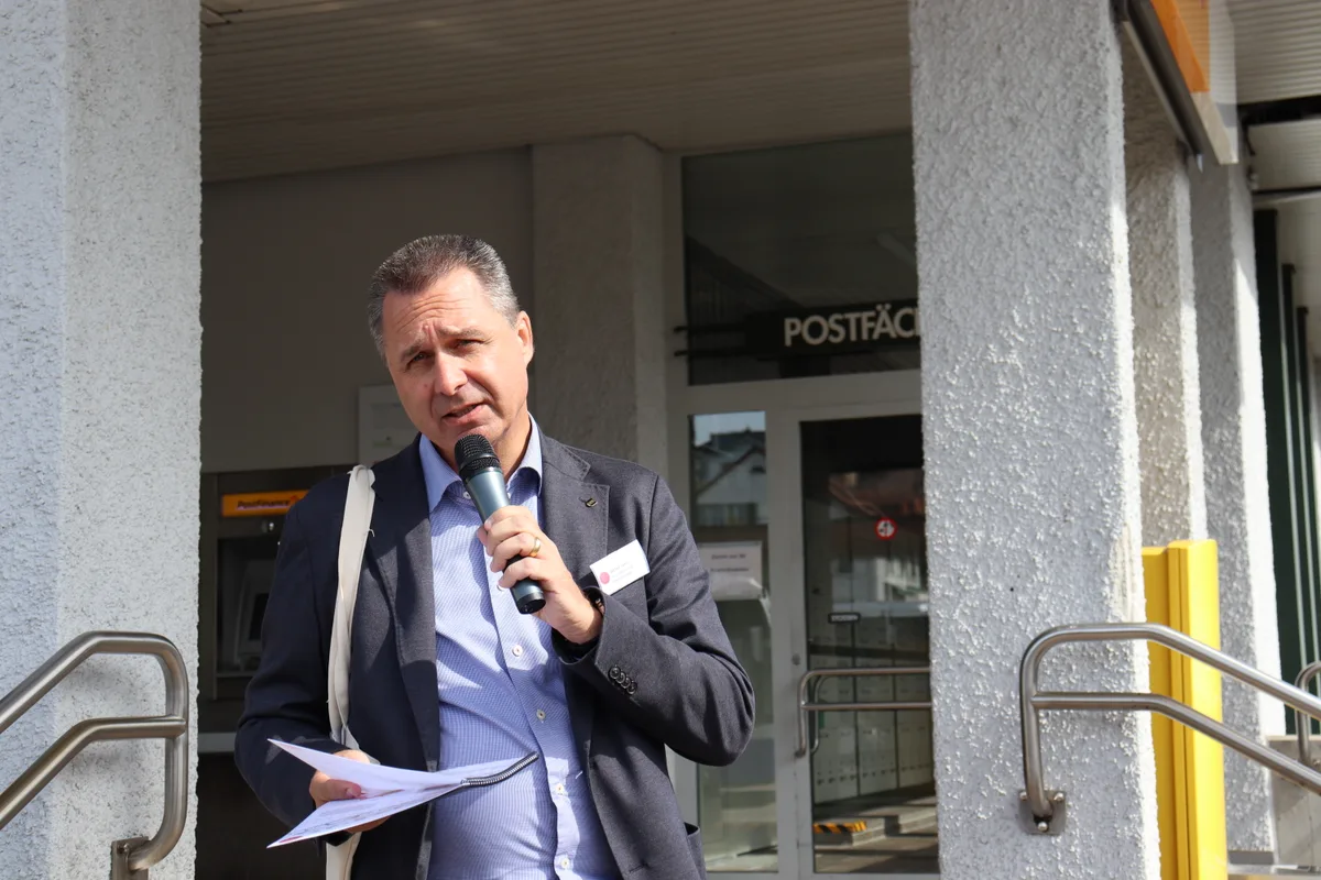 Stefan Lenz mit Mikrofon